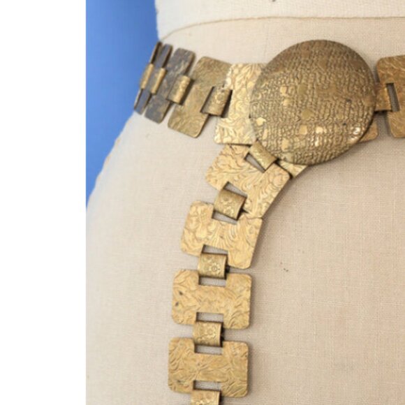Sarah Coventry 1980's Etched Brass Medallion Belt - Picture 1 of 7